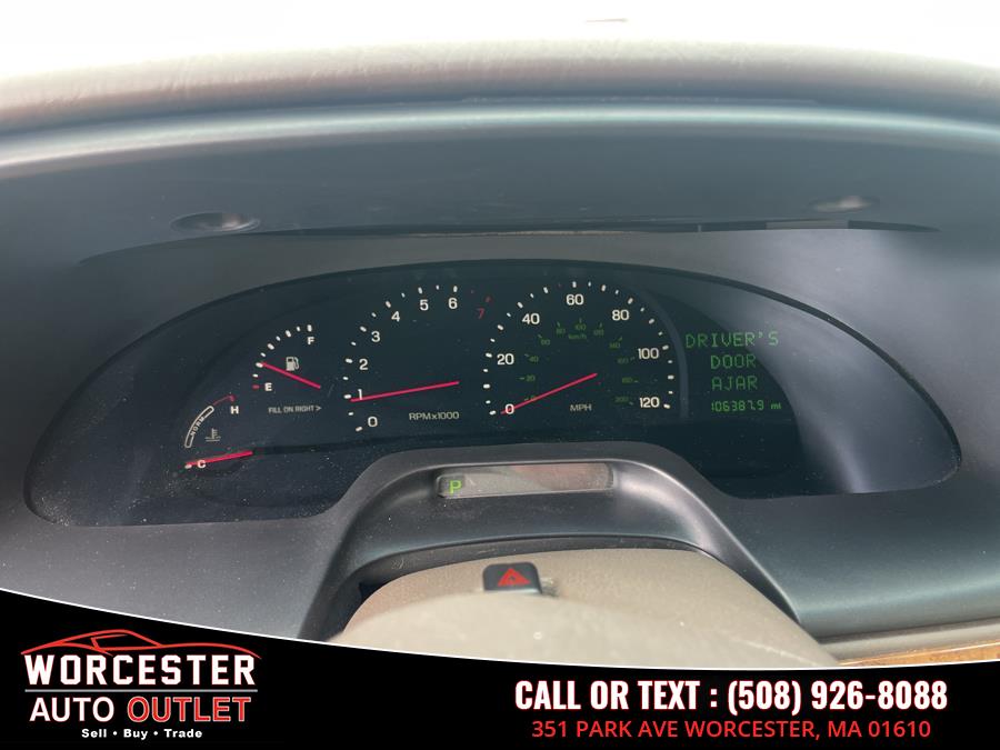 1999 Lincoln Continental 4dr Sdn, available for sale in Worcester, Massachusetts | Worcester Auto Outlet LLC. Worcester, Massachusetts 1999 Lincoln Continental 4dr Sdn, available for sale in Worcester, Massachusetts | Worcester Auto Outlet LLC. Worcester, Massachusetts