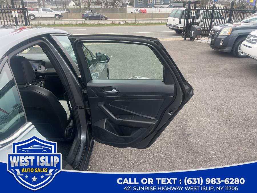 2019 Volkswagen Jetta R-Line Auto w/SULEV, available for sale in West Islip, New York | West Islip Auto Sales. West Islip, New York 2019 Volkswagen Jetta R-Line Auto w/SULEV, available for sale in West Islip, New York | West Islip Auto Sales. West Islip, New York