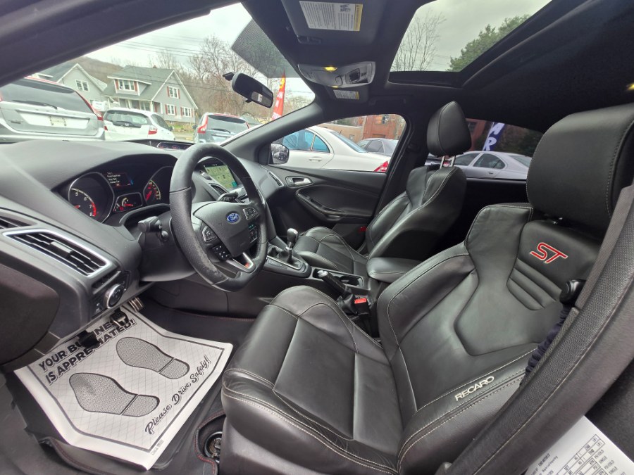2016 Ford Focus 5dr HB ST, available for sale in Bristol, Connecticut | Dealmax Motors LLC. Bristol, Connecticut 2016 Ford Focus 5dr HB ST, available for sale in Bristol, Connecticut | Dealmax Motors LLC. Bristol, Connecticut