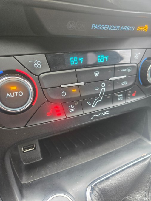 2016 Ford Focus 5dr HB ST, available for sale in Bristol, Connecticut | Dealmax Motors LLC. Bristol, Connecticut 2016 Ford Focus 5dr HB ST, available for sale in Bristol, Connecticut | Dealmax Motors LLC. Bristol, Connecticut