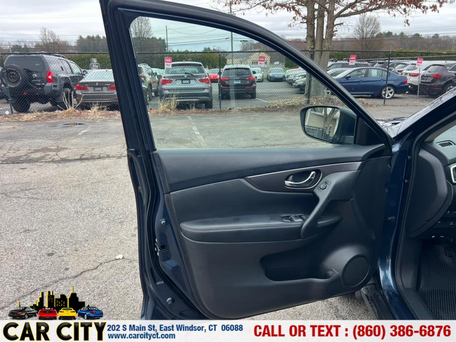 2015 Nissan Rogue AWD 4dr SV, available for sale in East Windsor, Connecticut | Car City LLC. East Windsor, Connecticut 2015 Nissan Rogue AWD 4dr SV, available for sale in East Windsor, Connecticut | Car City LLC. East Windsor, Connecticut