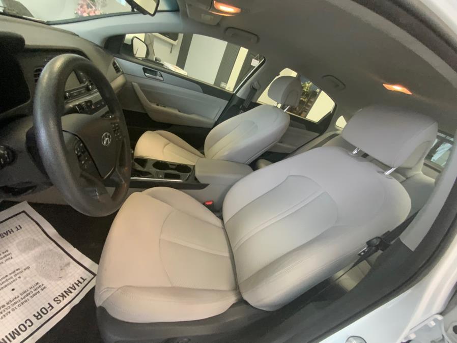 2015 Hyundai Sonata 4dr Sdn 2.4L SE PZEV, available for sale in Hartford, Connecticut | Franklin Motors Auto Sales LLC. Hartford, Connecticut 2015 Hyundai Sonata 4dr Sdn 2.4L SE PZEV, available for sale in Hartford, Connecticut | Franklin Motors Auto Sales LLC. Hartford, Connecticut