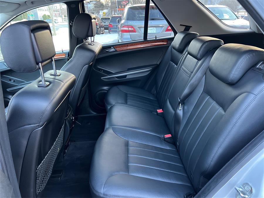 2006 Mercedes-Benz M-Class 4MATIC 4dr 3.5L, available for sale in Canton, Connecticut | Lava Motors. Canton, Connecticut 2006 Mercedes-Benz M-Class 4MATIC 4dr 3.5L, available for sale in Canton, Connecticut | Lava Motors. Canton, Connecticut