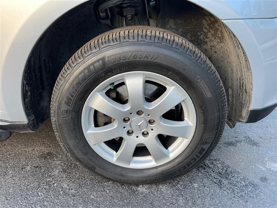 2006 Mercedes-Benz M-Class 4MATIC 4dr 3.5L, available for sale in Canton, Connecticut | Lava Motors. Canton, Connecticut 2006 Mercedes-Benz M-Class 4MATIC 4dr 3.5L, available for sale in Canton, Connecticut | Lava Motors. Canton, Connecticut