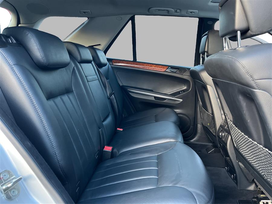 2006 Mercedes-Benz M-Class 4MATIC 4dr 3.5L, available for sale in Canton, Connecticut | Lava Motors. Canton, Connecticut 2006 Mercedes-Benz M-Class 4MATIC 4dr 3.5L, available for sale in Canton, Connecticut | Lava Motors. Canton, Connecticut
