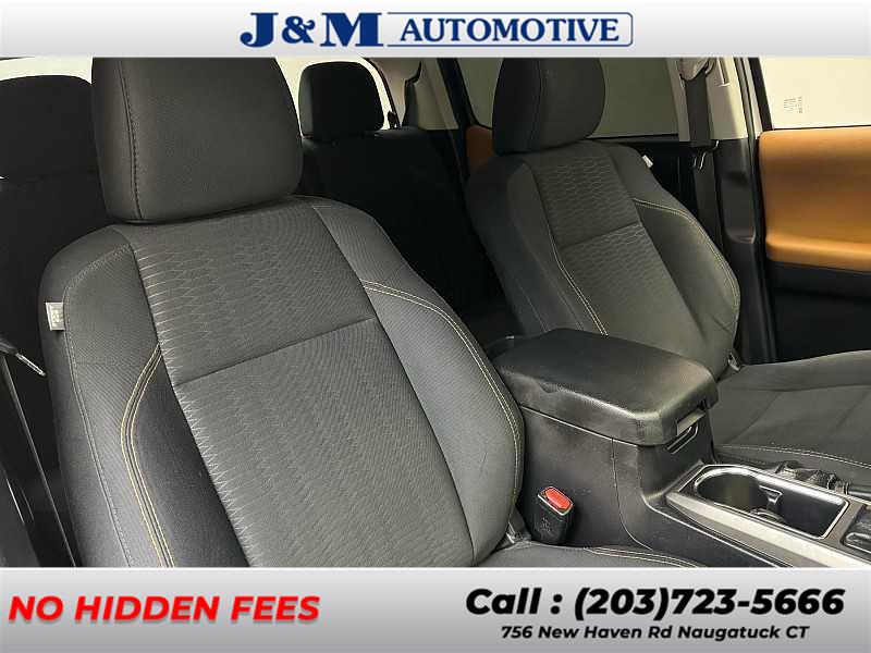 2017 Toyota Tacoma SR5, available for sale in Naugatuck, Connecticut | J&M Automotive Sls&Svc LLC. Naugatuck, Connecticut 2017 Toyota Tacoma SR5, available for sale in Naugatuck, Connecticut | J&M Automotive Sls&Svc LLC. Naugatuck, Connecticut
