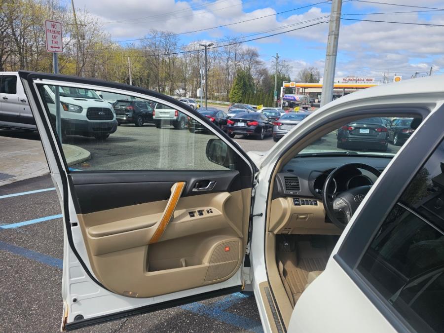 2008 Toyota Highlander Hybrid 4WD 4dr Limited w/3rd Row, available for sale in Rosedale, New York | Sunrise Auto Sales. Rosedale, New York 2008 Toyota Highlander Hybrid 4WD 4dr Limited w/3rd Row, available for sale in Rosedale, New York | Sunrise Auto Sales. Rosedale, New York