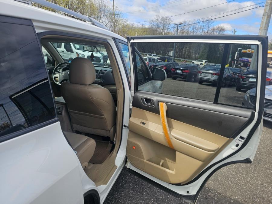 2008 Toyota Highlander Hybrid 4WD 4dr Limited w/3rd Row, available for sale in Rosedale, New York | Sunrise Auto Sales. Rosedale, New York 2008 Toyota Highlander Hybrid 4WD 4dr Limited w/3rd Row, available for sale in Rosedale, New York | Sunrise Auto Sales. Rosedale, New York