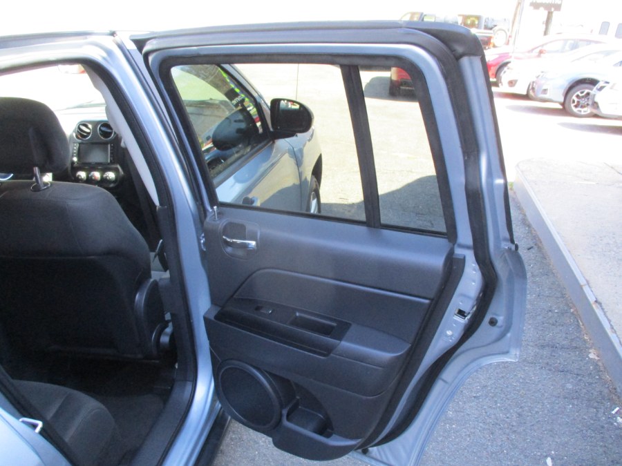 2013 Jeep Compass 4WD 4dr Latitude, available for sale in Meriden, Connecticut | Cos Central Auto. Meriden, Connecticut 2013 Jeep Compass 4WD 4dr Latitude, available for sale in Meriden, Connecticut | Cos Central Auto. Meriden, Connecticut