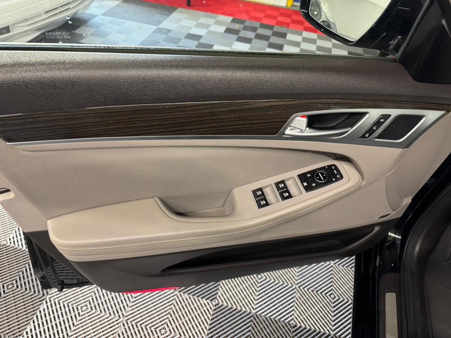2015 Hyundai Genesis 4dr Sdn V6 3.8L AWD, available for sale in West Babylon , New York | MP Motors Inc. West Babylon , New York 2015 Hyundai Genesis 4dr Sdn V6 3.8L AWD, available for sale in West Babylon , New York | MP Motors Inc. West Babylon , New York