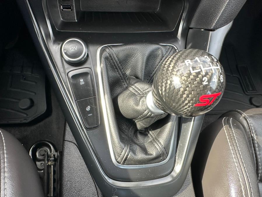 2016 Ford Focus 5dr HB ST, available for sale in South Windsor, Connecticut | Mike And Tony Auto Sales, Inc. South Windsor, Connecticut 2016 Ford Focus 5dr HB ST, available for sale in South Windsor, Connecticut | Mike And Tony Auto Sales, Inc. South Windsor, Connecticut