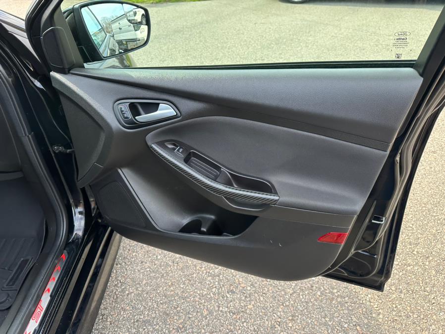 2016 Ford Focus 5dr HB ST, available for sale in South Windsor, Connecticut | Mike And Tony Auto Sales, Inc. South Windsor, Connecticut 2016 Ford Focus 5dr HB ST, available for sale in South Windsor, Connecticut | Mike And Tony Auto Sales, Inc. South Windsor, Connecticut