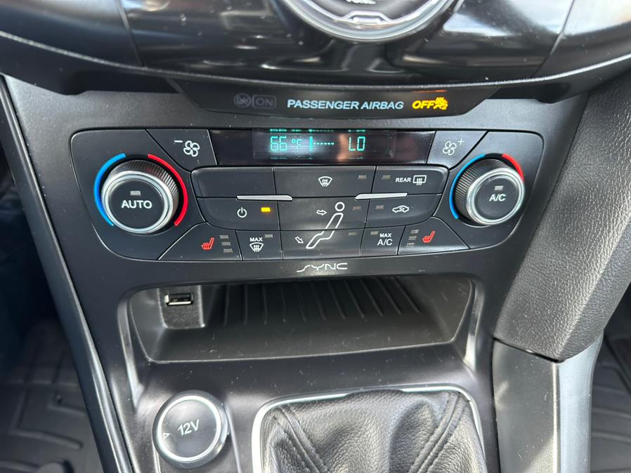 2016 Ford Focus 5dr HB ST, available for sale in South Windsor, Connecticut | Mike And Tony Auto Sales, Inc. South Windsor, Connecticut 2016 Ford Focus 5dr HB ST, available for sale in South Windsor, Connecticut | Mike And Tony Auto Sales, Inc. South Windsor, Connecticut