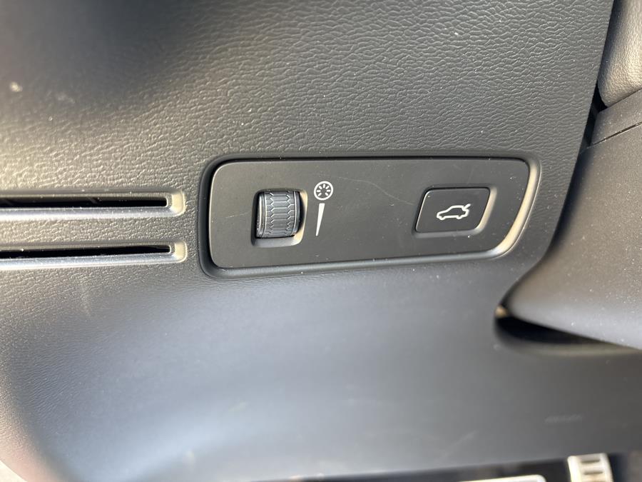 2020 Volvo XC40 T5 AWD R-Design, available for sale in Old Saybrook, Connecticut | Saybrook Auto Barn. Old Saybrook, Connecticut 2020 Volvo XC40 T5 AWD R-Design, available for sale in Old Saybrook, Connecticut | Saybrook Auto Barn. Old Saybrook, Connecticut