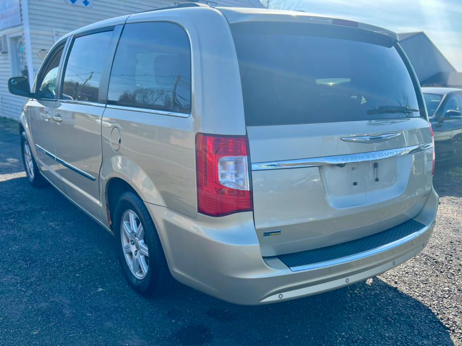 2011 Chrysler Town & Country 4dr Wgn Touring, available for sale in Wallingford, Connecticut | Wallingford Auto Center LLC. Wallingford, Connecticut 2011 Chrysler Town & Country 4dr Wgn Touring, available for sale in Wallingford, Connecticut | Wallingford Auto Center LLC. Wallingford, Connecticut