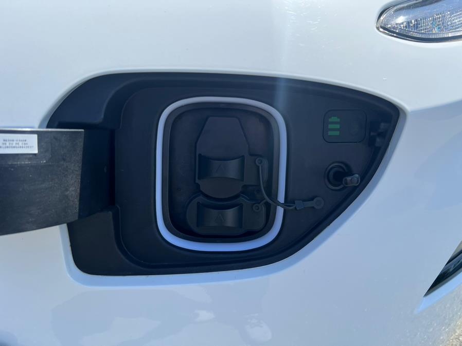 2022 Hyundai Kona Electric Limited FWD, available for sale in Daly City, California | Green Light Auto Wholesale. Daly City, California 2022 Hyundai Kona Electric Limited FWD, available for sale in Daly City, California | Green Light Auto Wholesale. Daly City, California