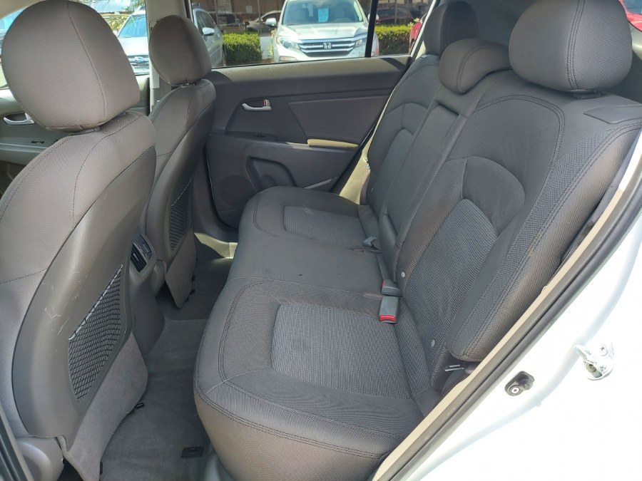2016 Kia Sportage AWD 4dr LX, available for sale in East Windsor, Connecticut | United Auto Sales of E Windsor, Inc. East Windsor, Connecticut 2016 Kia Sportage AWD 4dr LX, available for sale in East Windsor, Connecticut | United Auto Sales of E Windsor, Inc. East Windsor, Connecticut