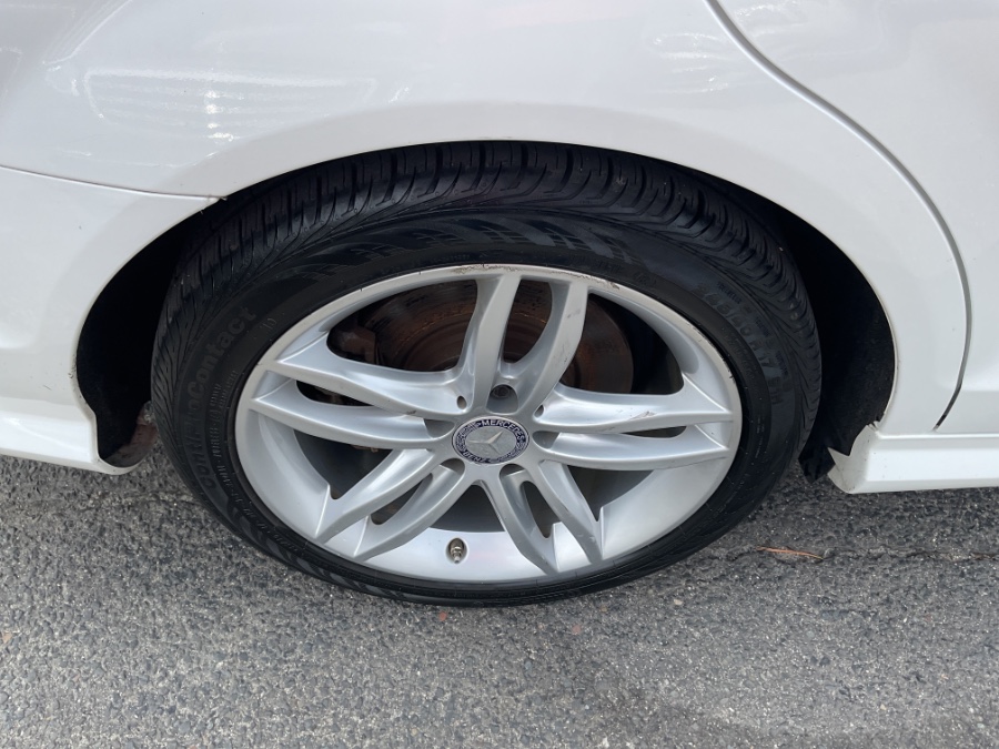 2014 Mercedes-Benz C-Class 4dr Sdn C300 Sport 4MATIC, available for sale in Waterbury, Connecticut | Jim Juliani Motors. Waterbury, Connecticut 2014 Mercedes-Benz C-Class 4dr Sdn C300 Sport 4MATIC, available for sale in Waterbury, Connecticut | Jim Juliani Motors. Waterbury, Connecticut