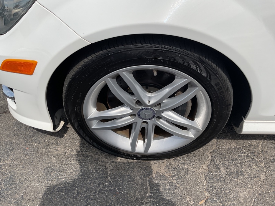 2014 Mercedes-Benz C-Class 4dr Sdn C300 Sport 4MATIC, available for sale in Waterbury, Connecticut | Jim Juliani Motors. Waterbury, Connecticut 2014 Mercedes-Benz C-Class 4dr Sdn C300 Sport 4MATIC, available for sale in Waterbury, Connecticut | Jim Juliani Motors. Waterbury, Connecticut