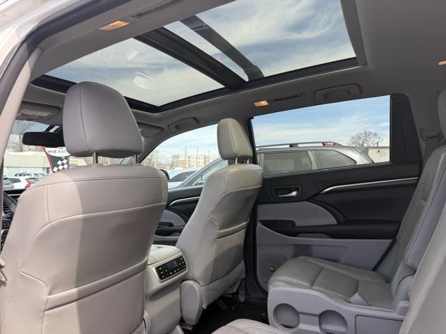 2016 Toyota Highlander Limited Platinum V6, available for sale in Stratford, Connecticut | Wiz Leasing Inc. Stratford, Connecticut 2016 Toyota Highlander Limited Platinum V6, available for sale in Stratford, Connecticut | Wiz Leasing Inc. Stratford, Connecticut