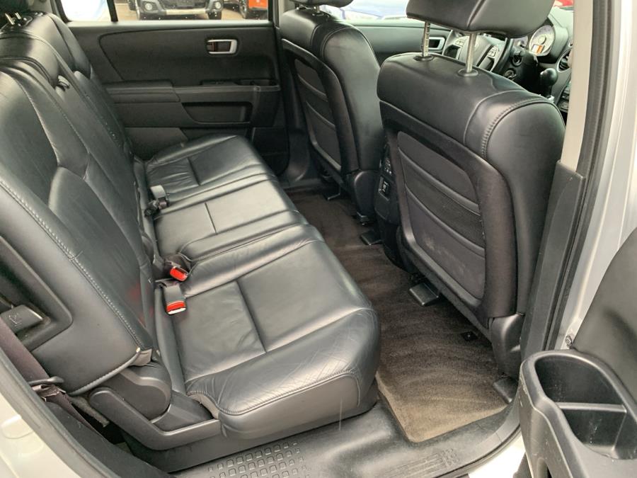 2011 Honda Pilot 4WD 4dr EX-L, available for sale in Springfield, Massachusetts | Absolute Motors Inc. Springfield, Massachusetts 2011 Honda Pilot 4WD 4dr EX-L, available for sale in Springfield, Massachusetts | Absolute Motors Inc. Springfield, Massachusetts