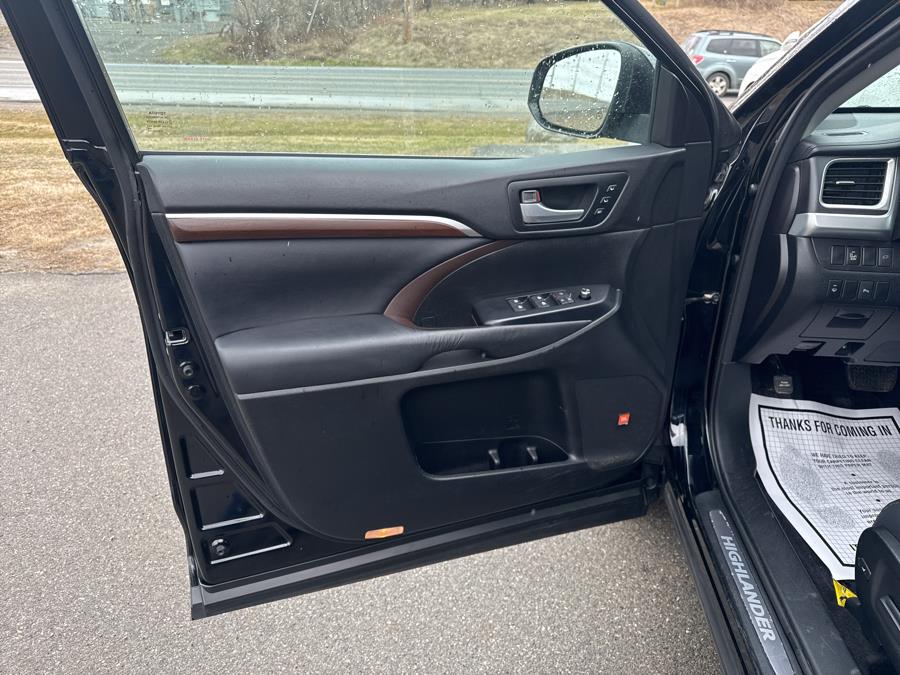 2015 Toyota Highlander AWD 4dr V6 Limited (Natl), available for sale in Bangor , Maine | Pray's Auto Sales . Bangor , Maine 2015 Toyota Highlander AWD 4dr V6 Limited (Natl), available for sale in Bangor , Maine | Pray's Auto Sales . Bangor , Maine
