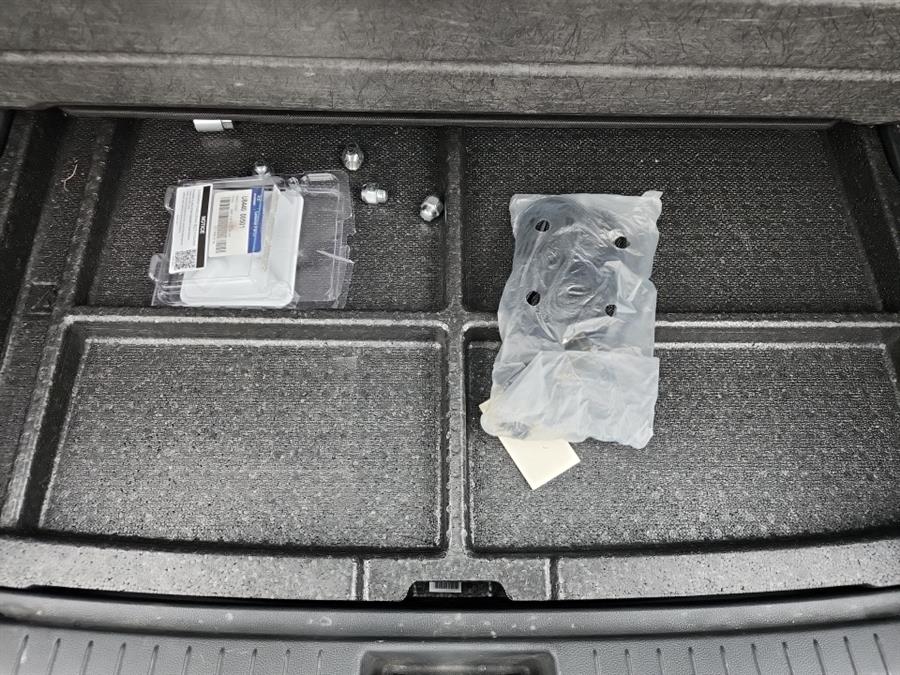 2021 Hyundai Kona Electric Ultimate FWD, available for sale in Islip, New York | L.I. Auto Gallery. Islip, New York 2021 Hyundai Kona Electric Ultimate FWD, available for sale in Islip, New York | L.I. Auto Gallery. Islip, New York