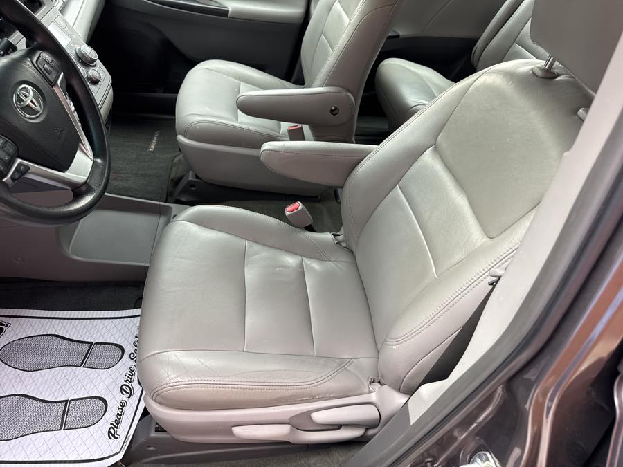 2015 Toyota Sienna 5dr 7-Pass Van L FWD, available for sale in Waterbury, Connecticut | National Auto Brokers, Inc.. Waterbury, Connecticut 2015 Toyota Sienna 5dr 7-Pass Van L FWD, available for sale in Waterbury, Connecticut | National Auto Brokers, Inc.. Waterbury, Connecticut