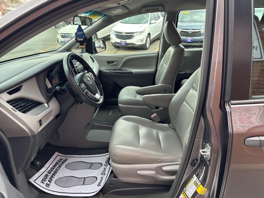2015 Toyota Sienna 5dr 7-Pass Van L FWD, available for sale in Waterbury, Connecticut | National Auto Brokers, Inc.. Waterbury, Connecticut 2015 Toyota Sienna 5dr 7-Pass Van L FWD, available for sale in Waterbury, Connecticut | National Auto Brokers, Inc.. Waterbury, Connecticut