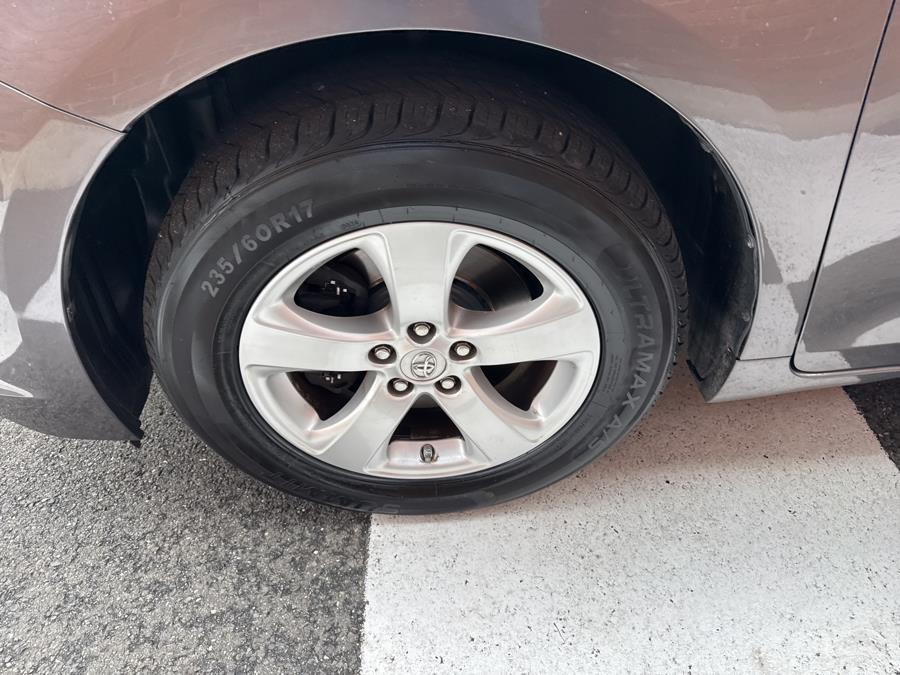2015 Toyota Sienna 5dr 7-Pass Van L FWD, available for sale in Waterbury, Connecticut | National Auto Brokers, Inc.. Waterbury, Connecticut 2015 Toyota Sienna 5dr 7-Pass Van L FWD, available for sale in Waterbury, Connecticut | National Auto Brokers, Inc.. Waterbury, Connecticut