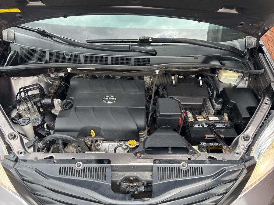 2015 Toyota Sienna 5dr 7-Pass Van L FWD, available for sale in Waterbury, Connecticut | National Auto Brokers, Inc.. Waterbury, Connecticut 2015 Toyota Sienna 5dr 7-Pass Van L FWD, available for sale in Waterbury, Connecticut | National Auto Brokers, Inc.. Waterbury, Connecticut