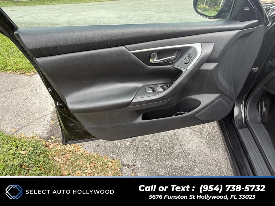 2016 Nissan Altima 2.5 SV Sedan 4D, available for sale in Hollywood, Florida | Select Auto Hollywood. Hollywood, Florida 2016 Nissan Altima 2.5 SV Sedan 4D, available for sale in Hollywood, Florida | Select Auto Hollywood. Hollywood, Florida