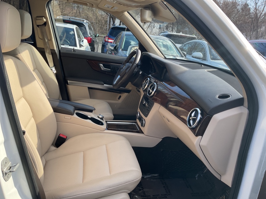 2015 Mercedes-Benz GLK-Class 4MATIC 4dr GLK350, available for sale in Waterbury, Connecticut | Jim Juliani Motors. Waterbury, Connecticut 2015 Mercedes-Benz GLK-Class 4MATIC 4dr GLK350, available for sale in Waterbury, Connecticut | Jim Juliani Motors. Waterbury, Connecticut