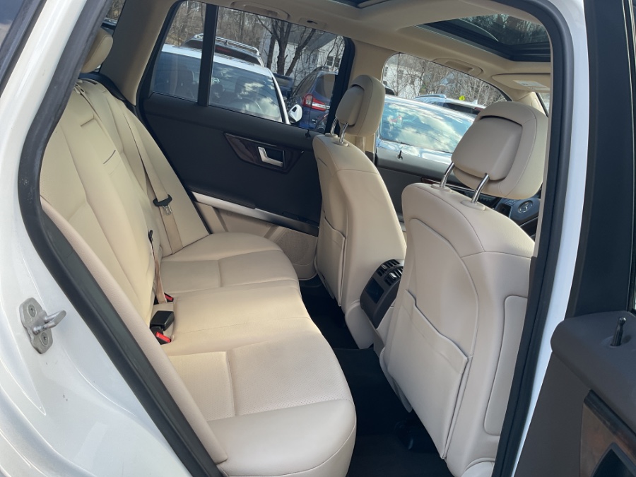 2015 Mercedes-Benz GLK-Class 4MATIC 4dr GLK350, available for sale in Waterbury, Connecticut | Jim Juliani Motors. Waterbury, Connecticut 2015 Mercedes-Benz GLK-Class 4MATIC 4dr GLK350, available for sale in Waterbury, Connecticut | Jim Juliani Motors. Waterbury, Connecticut