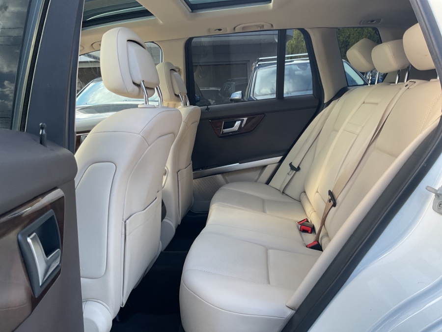 2015 Mercedes-Benz GLK-Class 4MATIC 4dr GLK350, available for sale in Waterbury, Connecticut | Jim Juliani Motors. Waterbury, Connecticut 2015 Mercedes-Benz GLK-Class 4MATIC 4dr GLK350, available for sale in Waterbury, Connecticut | Jim Juliani Motors. Waterbury, Connecticut