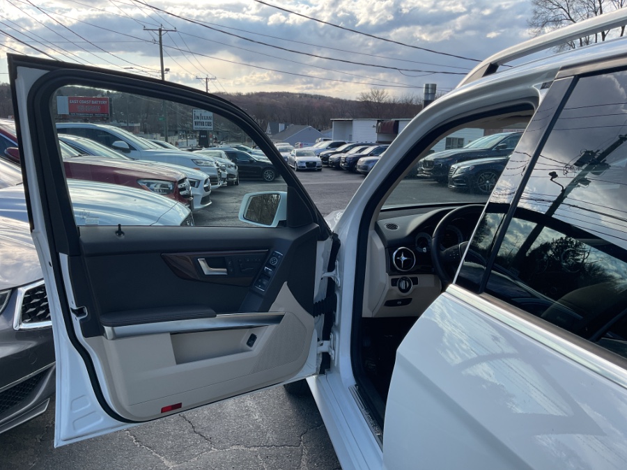 2015 Mercedes-Benz GLK-Class 4MATIC 4dr GLK350, available for sale in Waterbury, Connecticut | Jim Juliani Motors. Waterbury, Connecticut 2015 Mercedes-Benz GLK-Class 4MATIC 4dr GLK350, available for sale in Waterbury, Connecticut | Jim Juliani Motors. Waterbury, Connecticut