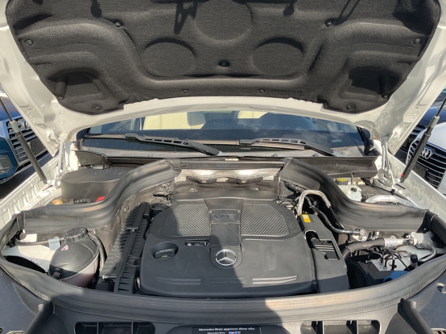 2015 Mercedes-Benz GLK-Class 4MATIC 4dr GLK350, available for sale in Waterbury, Connecticut | Jim Juliani Motors. Waterbury, Connecticut 2015 Mercedes-Benz GLK-Class 4MATIC 4dr GLK350, available for sale in Waterbury, Connecticut | Jim Juliani Motors. Waterbury, Connecticut