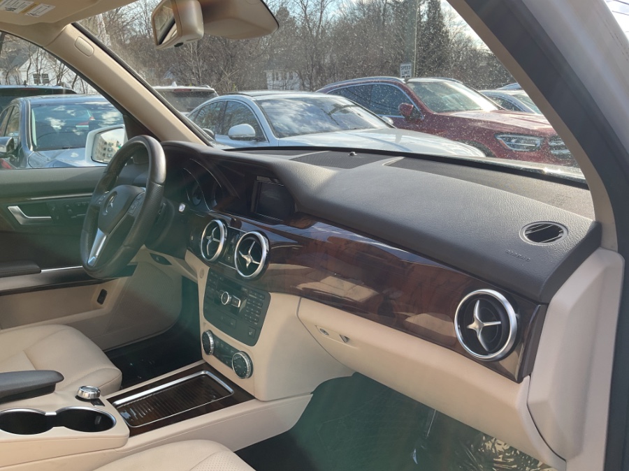 2015 Mercedes-Benz GLK-Class 4MATIC 4dr GLK350, available for sale in Waterbury, Connecticut | Jim Juliani Motors. Waterbury, Connecticut 2015 Mercedes-Benz GLK-Class 4MATIC 4dr GLK350, available for sale in Waterbury, Connecticut | Jim Juliani Motors. Waterbury, Connecticut