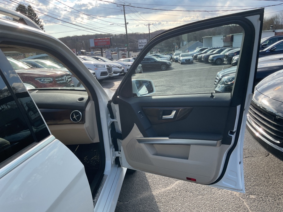 2015 Mercedes-Benz GLK-Class 4MATIC 4dr GLK350, available for sale in Waterbury, Connecticut | Jim Juliani Motors. Waterbury, Connecticut 2015 Mercedes-Benz GLK-Class 4MATIC 4dr GLK350, available for sale in Waterbury, Connecticut | Jim Juliani Motors. Waterbury, Connecticut
