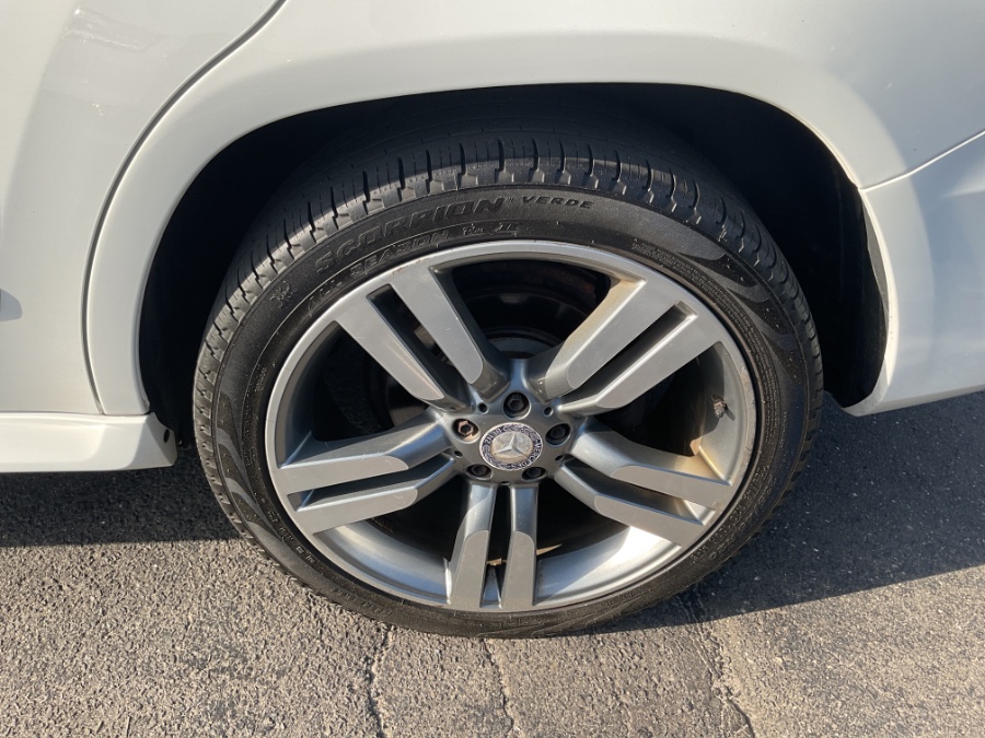 2015 Mercedes-Benz GLK-Class 4MATIC 4dr GLK350, available for sale in Waterbury, Connecticut | Jim Juliani Motors. Waterbury, Connecticut 2015 Mercedes-Benz GLK-Class 4MATIC 4dr GLK350, available for sale in Waterbury, Connecticut | Jim Juliani Motors. Waterbury, Connecticut