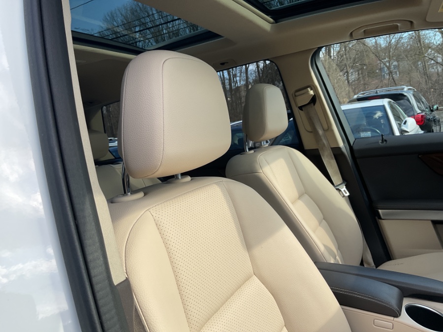 2015 Mercedes-Benz GLK-Class 4MATIC 4dr GLK350, available for sale in Waterbury, Connecticut | Jim Juliani Motors. Waterbury, Connecticut 2015 Mercedes-Benz GLK-Class 4MATIC 4dr GLK350, available for sale in Waterbury, Connecticut | Jim Juliani Motors. Waterbury, Connecticut