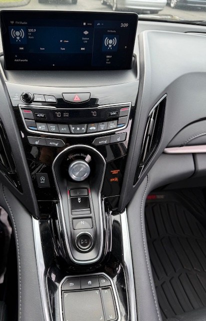 2019 Acura RDX AWD, available for sale in Bristol, Connecticut | Dealmax Motors LLC. Bristol, Connecticut 2019 Acura RDX AWD, available for sale in Bristol, Connecticut | Dealmax Motors LLC. Bristol, Connecticut