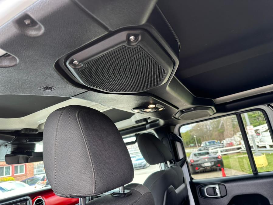 2021 Jeep Gladiator Rubicon 4x4, available for sale in South Windsor, Connecticut | Mike And Tony Auto Sales, Inc. South Windsor, Connecticut 2021 Jeep Gladiator Rubicon 4x4, available for sale in South Windsor, Connecticut | Mike And Tony Auto Sales, Inc. South Windsor, Connecticut