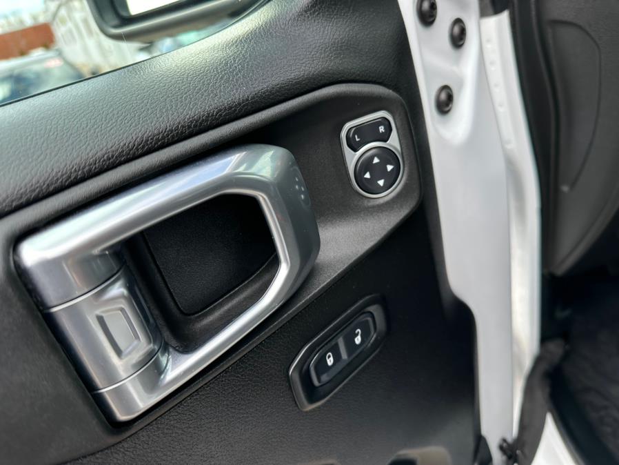 2021 Jeep Gladiator Rubicon 4x4, available for sale in South Windsor, Connecticut | Mike And Tony Auto Sales, Inc. South Windsor, Connecticut 2021 Jeep Gladiator Rubicon 4x4, available for sale in South Windsor, Connecticut | Mike And Tony Auto Sales, Inc. South Windsor, Connecticut