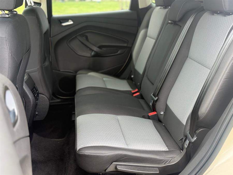 2017 Ford Escape SE, available for sale in Lawrence, Massachusetts | Home Run Auto Sales Inc. Lawrence, Massachusetts 2017 Ford Escape SE, available for sale in Lawrence, Massachusetts | Home Run Auto Sales Inc. Lawrence, Massachusetts