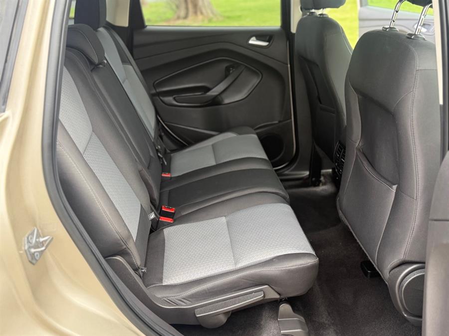 2017 Ford Escape SE, available for sale in Lawrence, Massachusetts | Home Run Auto Sales Inc. Lawrence, Massachusetts 2017 Ford Escape SE, available for sale in Lawrence, Massachusetts | Home Run Auto Sales Inc. Lawrence, Massachusetts