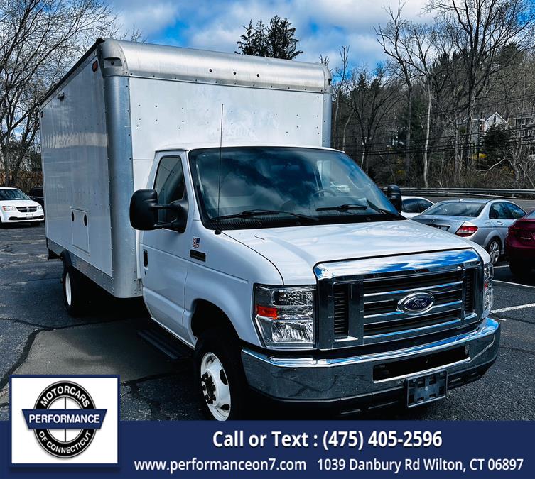 Used 2018 Ford E-Series Cutaway in Wilton, Connecticut | Performance Motor Cars Of Connecticut LLC. Wilton, Connecticut