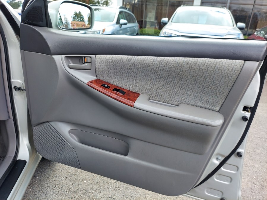 2004 Toyota Corolla 4dr Sdn LE Auto (Natl), available for sale in East Windsor, Connecticut | United Auto Sales of E Windsor, Inc. East Windsor, Connecticut 2004 Toyota Corolla 4dr Sdn LE Auto (Natl), available for sale in East Windsor, Connecticut | United Auto Sales of E Windsor, Inc. East Windsor, Connecticut