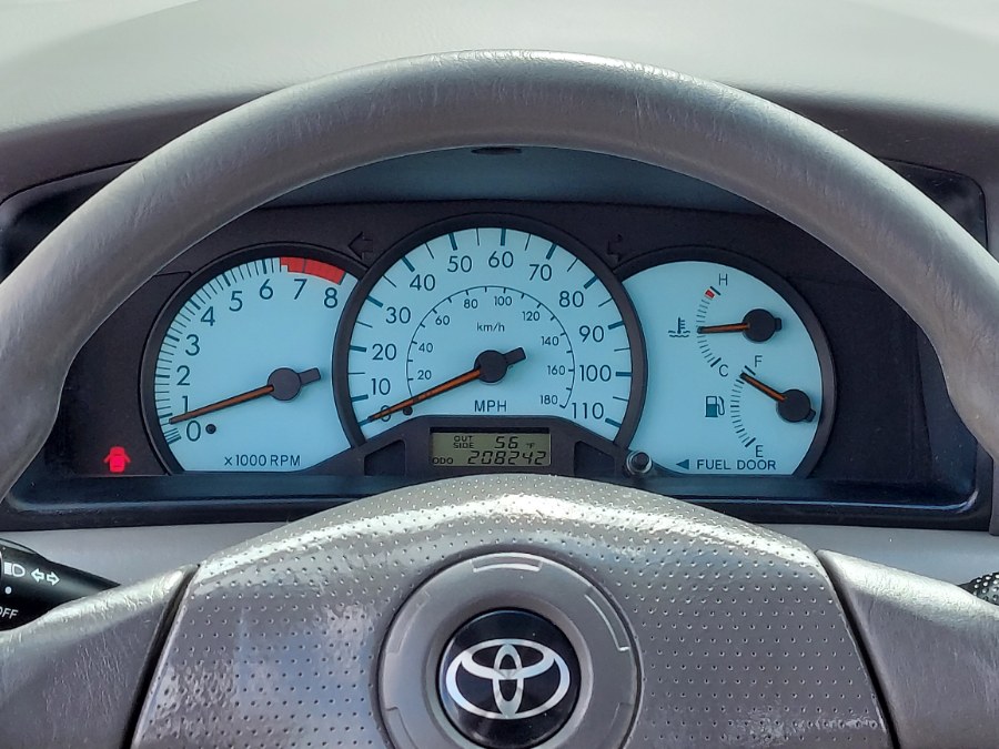 2004 Toyota Corolla 4dr Sdn LE Auto (Natl), available for sale in East Windsor, Connecticut | United Auto Sales of E Windsor, Inc. East Windsor, Connecticut 2004 Toyota Corolla 4dr Sdn LE Auto (Natl), available for sale in East Windsor, Connecticut | United Auto Sales of E Windsor, Inc. East Windsor, Connecticut