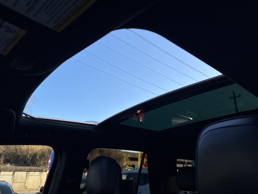 2018 Lincoln Navigator 4x4 Reserve, available for sale in Islip, New York | L.I. Auto Gallery. Islip, New York 2018 Lincoln Navigator 4x4 Reserve, available for sale in Islip, New York | L.I. Auto Gallery. Islip, New York